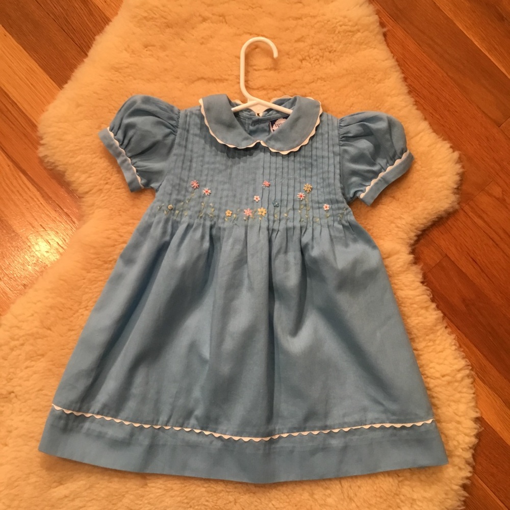 Vintage Carriage Boutiques blue pin tucked dress
